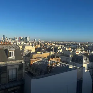 https://sous-les-toits-detrocadero.fr-paris.fr